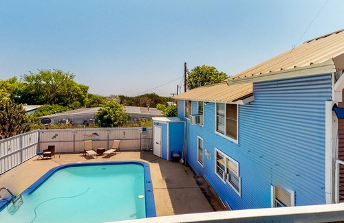 Laguna Park House | Derekville #6 | Condo in Clifton
