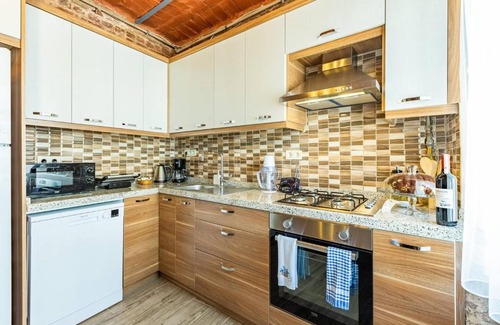 Pera Apartment | Family-Friendly Deren's Home: A 4-Star Retreat Awaits