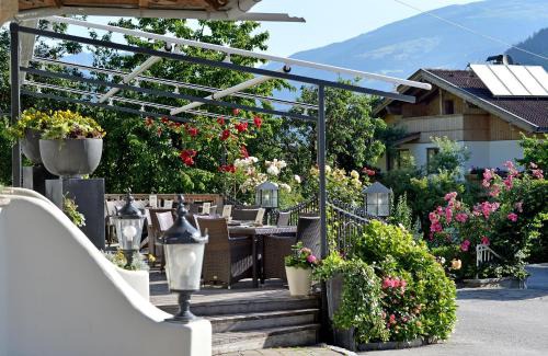 Schwendau Hotel | Relax at derNeuwirt: Pool, Spa & Family-Friendly Amenities