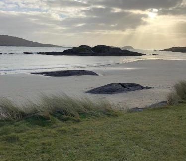 Caherdaniel Bed & Breakfast | Cozy Derrynane Bay House with Ocean View and Hot Tub