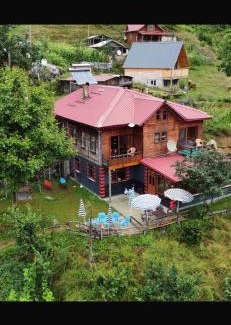 Ayder Bed & Breakfast | Welcoming Dervişoğlu Dağ Evi: Family-Friendly Retreat