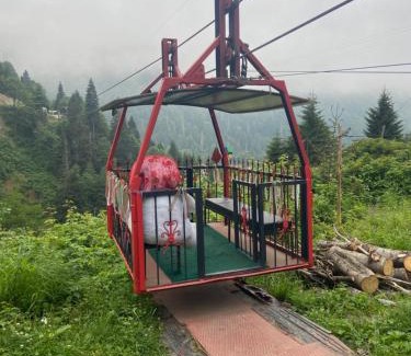 Ayder Bed & Breakfast | Welcoming Dervişoğlu Dağ Evi: Family-Friendly Retreat