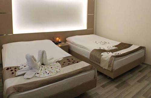 Konya City Center Hotel | Discover Derya Otel: Family-Friendly with Delicious Dining