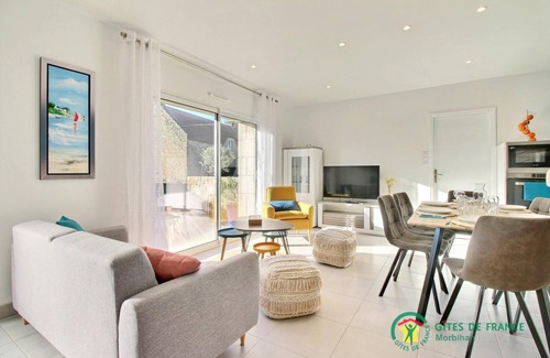 Surzur House | Discover Des Etiers: Oceanfront Gîte with Top Ratings