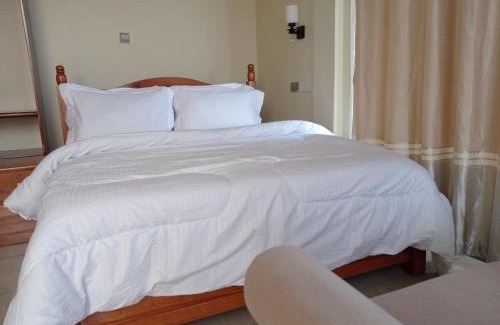 Mwanza Hotel | Budget-Friendly Stay at Des Grand Hotel with Breakfast Included
