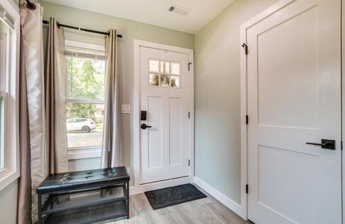 Oakton House | Family-Friendly Des Plaines Rental with Inviting Backyard