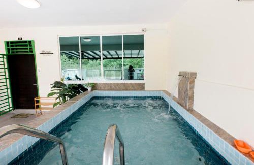 Bandar Penawar House | Family Retreat in Desaru with Private Pool & Jacuzzi