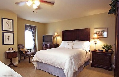 Guysborough Hotel | Discover DesBarres Manor Inn: 4-Star Family-Friendly Escape