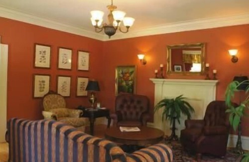 Guysborough Hotel | Discover DesBarres Manor Inn: 4-Star Family-Friendly Escape