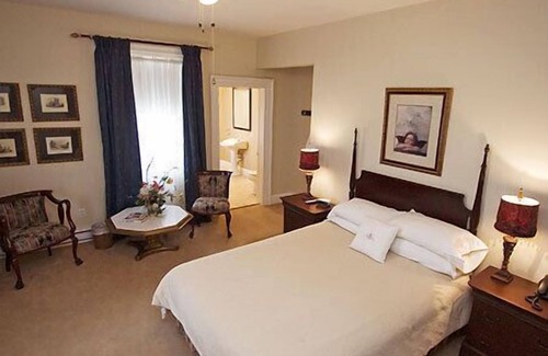 Guysborough Hotel | Discover DesBarres Manor Inn: 4-Star Family-Friendly Escape