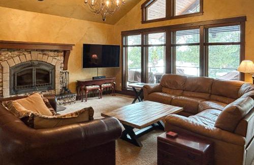 Oregon Water Wonderland House | Delightful Deschutes Daydream: Family-Friendly Retreat