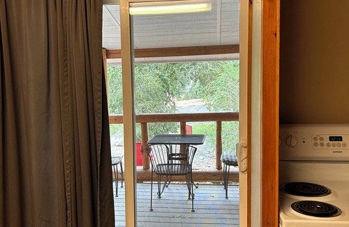 Madras Apartment | Experience Scenic River View Cabins at Deschutes River Fly Shop