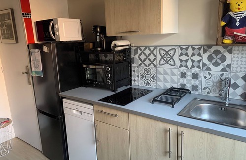 Veules-les-Roses Apartment | Pet-Friendly Haven with Breakfast & Kitchen Amenities