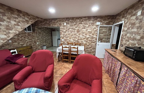 Canete la Real House | Guest Rated: 10/10 Pet Friendly Hotel with Spa and Hot Tub