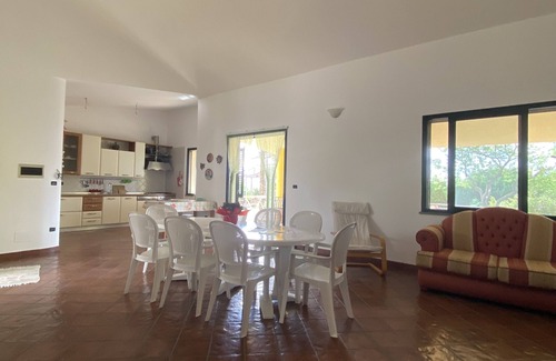 Ricadi Villa | Serene Capo Vaticano Villa with Ocean View and Breakfast