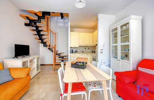 Desenzano del Garda Apartment | Desenzanoloft: Aurelia - Oceanfront Retreat with Top Amenities