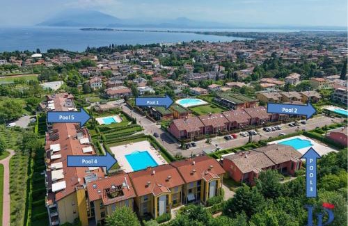 Rivoltella Apartment | Experience DesenzanoLoft: Lake Views & 5 Exclusive Pools
