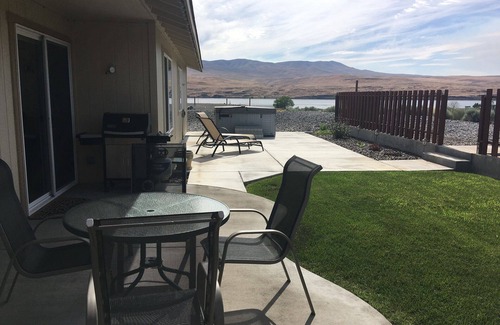 Desert Aire House | Desert Aire Getaway: Poolside Bliss & Ocean Views Await