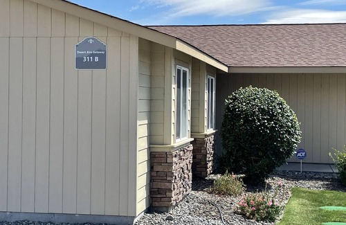 Desert Aire House | Desert Aire Getaway: Poolside Bliss & Ocean Views Await
