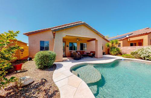 Tucson Mountain Sanctuary House | Desert Cache: Family-Friendly Hotel with Pool Access