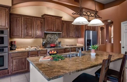 North Scottsdale House | Desert Oasis: Spectacular Pool, Fun Games & Pet-Friendly