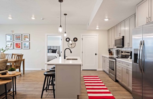 St. George Condo | Desert Disney Condo with Ocean View, Pool & Hot Tub