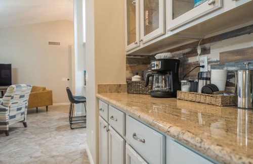 Mesa House | Desert Oasis: Poolside Retreat in Golf Community
