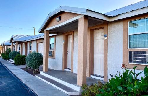 Van Horn Hotel | Budget-Friendly Desert Inn with Family Amenities Awaiting You