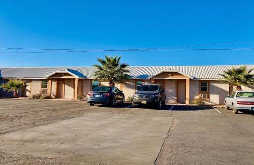 Van Horn Hotel | Budget-Friendly Desert Inn with Family Amenities Awaiting You