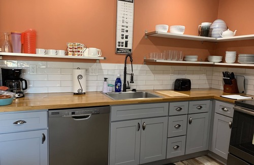 Limberlost House | Pet-Friendly Desert Morada Casita I with Pool & Breakfast