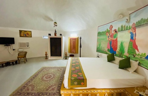 Shekhawati Hotel | Desert Nights: Family-Friendly Stay with Delicious Dining