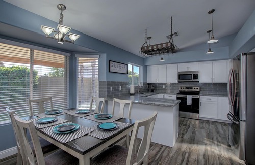 Cottonwoods Crossing House | Desert Oasis: Ocean View, Heated Pool & Putting Green