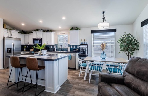 Cienega Springs House | Discover Desert Retreat: Family-Friendly Oasis with Pool