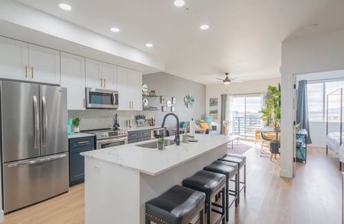 Desert View Village Condo | Premier Stay Near Kierland: King Bed & Scenic Pool