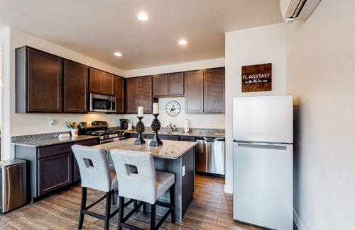 Flagstaff Apartment | Desert Studio with Mountain Views and Full Kitchen Access