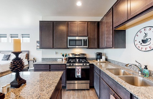 Flagstaff Apartment | Desert Studio with Mountain Views and Full Kitchen Access