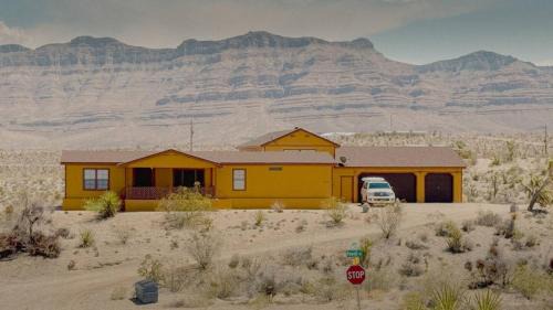 Meadview House | Desert View Retreat - Sleeps 22, Game Garage, Near Skywalk & Lake Mead