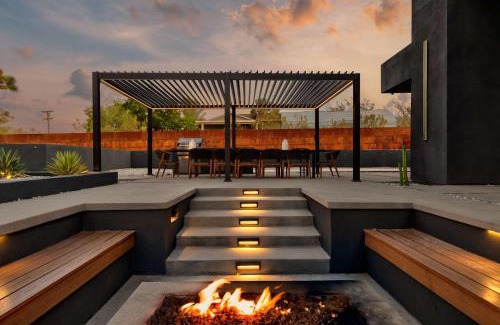 Joshua Tree House | Desert Villa: 4-Star Stay with Pool & Pet-Friendly Charm