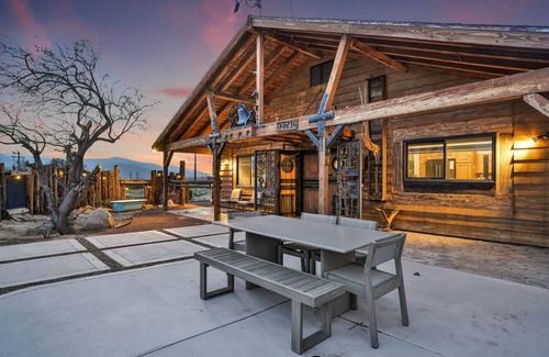 Riverside County House | Desert Zen: Relaxing Retreat with Pool and Hot Tub