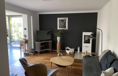 Schlangenbad House | Artistic Design and Comfort Await at Our Holiday Residence