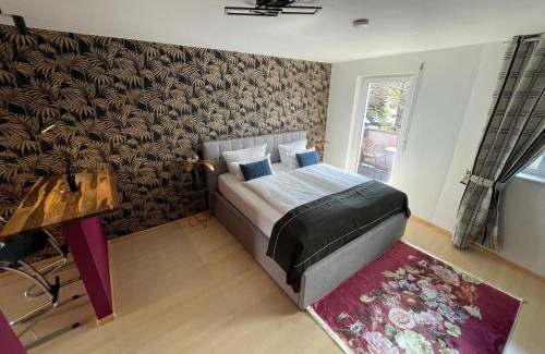 Stuhlinger Old Town Apartment | Stylish Design Apartment: Pet-Friendly & Family-Ready Stay