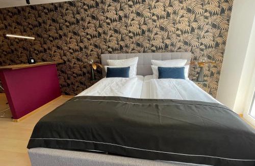 Stuhlinger Old Town Apartment | Stylish Design Apartment: Pet-Friendly & Family-Ready Stay