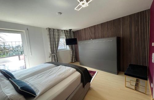 Stuhlinger Old Town Apartment | Stylish Design Apartment: Pet-Friendly & Family-Ready Stay