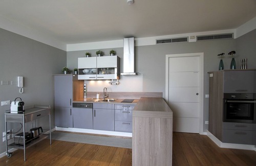 Toscolano Maderno Apartment | Elegant Design Apartment with Panoramic Lake View & Pool