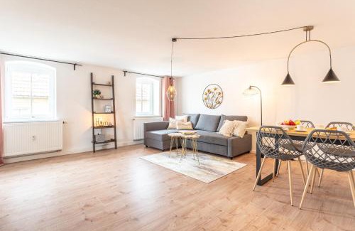 Bayreuth Apartment | Elegant Design Apartment in Altstadt - Family Friendly Oasis