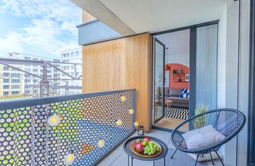 Holesovice Apartment | Stylish Apartment with Balcony and Yoga, Near City Center