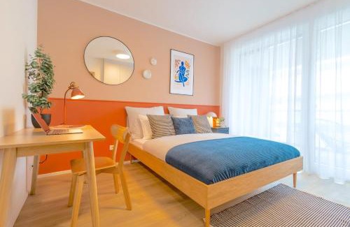 Holesovice Apartment | Stylish Apartment with Balcony and Yoga, Near City Center