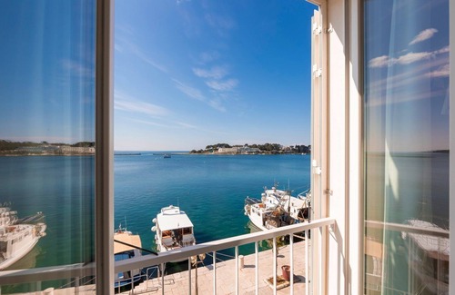 Porec Apartment | Elegant Bellevue Design Apartment with Oceanfront Views