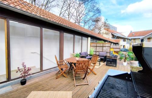 Mitte Apartment | Modern Design Apartment with Rooftop Terrace & Family Amenities