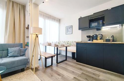 Mitte Apartment | Modern Design Apartment with Rooftop Terrace & Family Amenities
